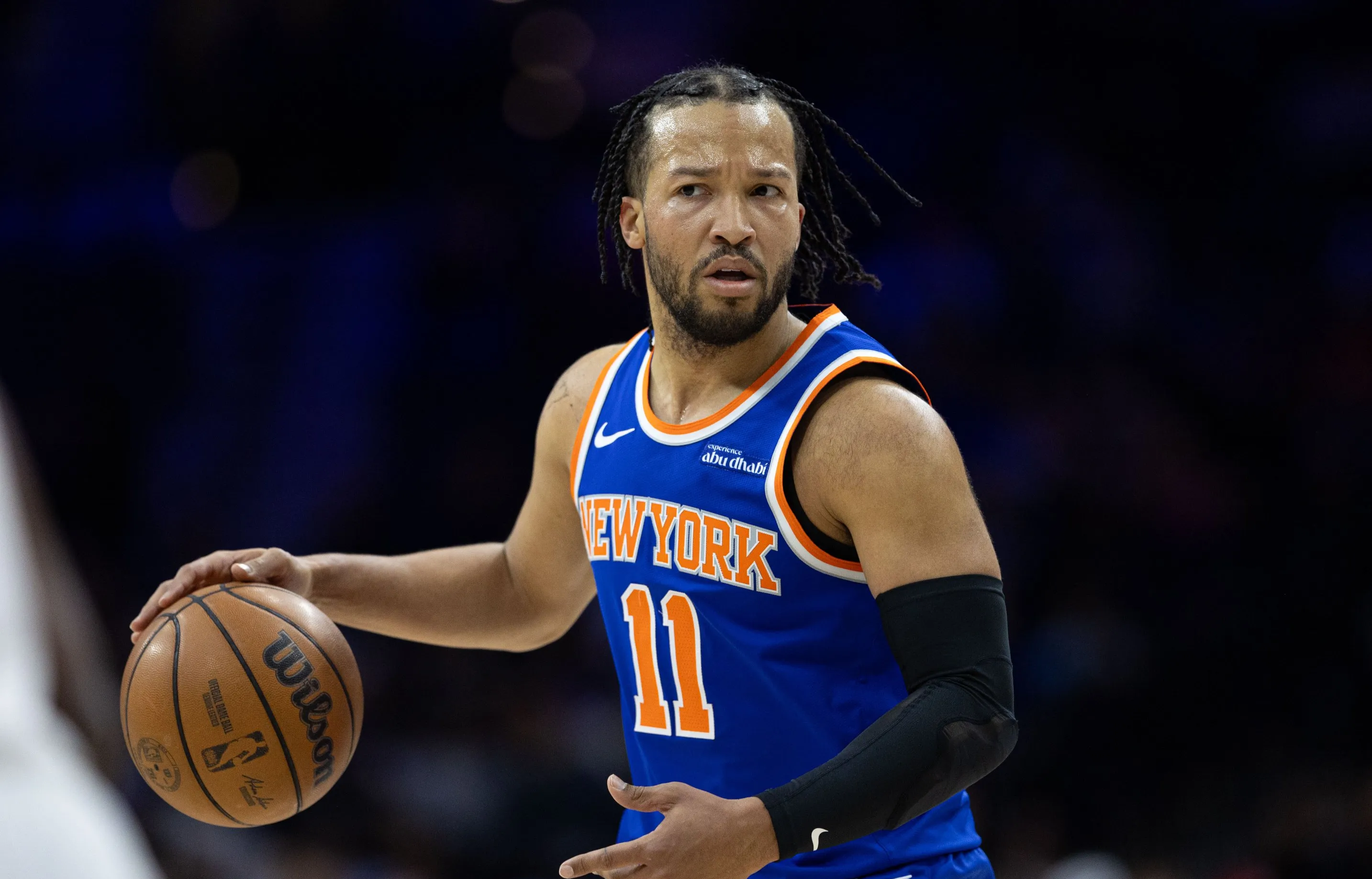 字母哥重返赛场，反败为胜首场状态出色，快船观众沸腾！-爱游戏官方入口